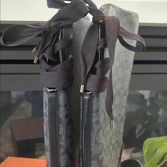 COACH Rain Boots Excellent condition - Picture 4 of 7